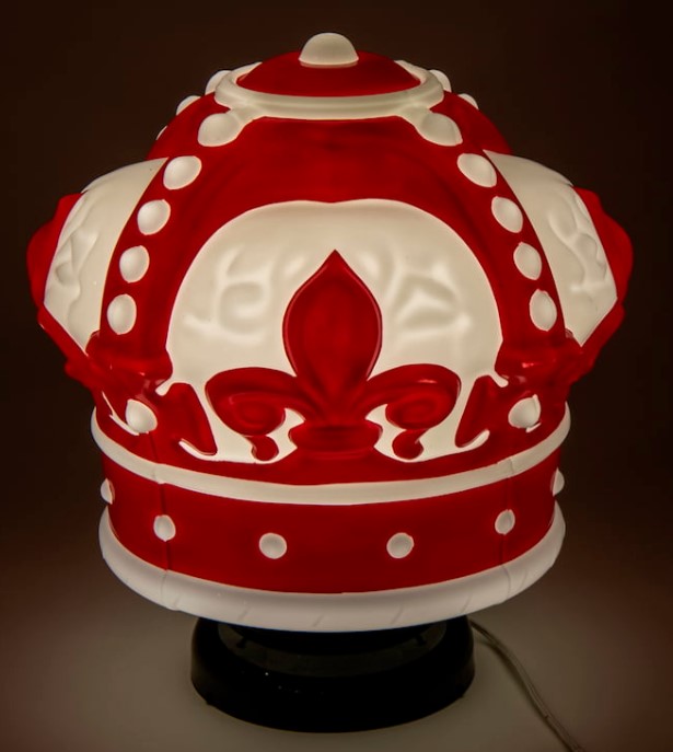 Red & White Crown Glass Globe European Classic & Prestige